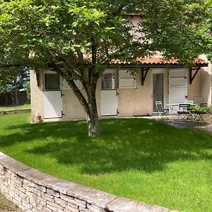 Type 2 Dans Un Parc Verdoyant Appartement